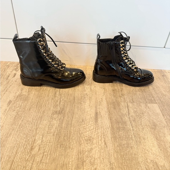 Jeffrey Campbell Leather Shiny Black and Gold Chain Boots NEW - Picture 9 of 14